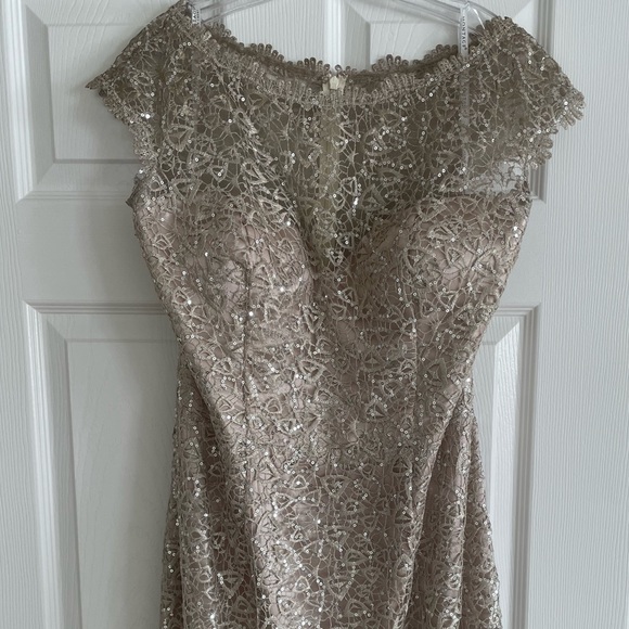 MONTAGE by Mon Cheri Dress size US16 - Picture 3 of 11